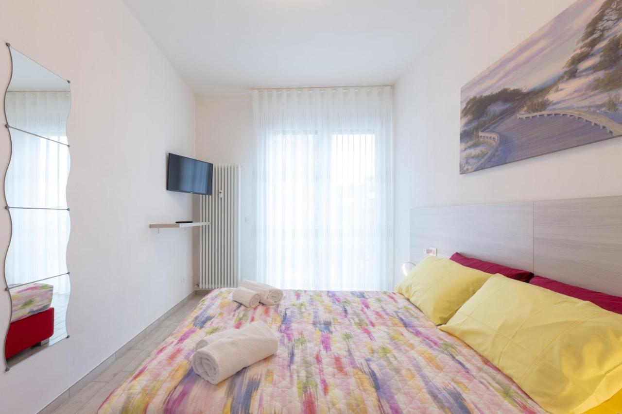 Appartamento Enjoy Bolonia Exterior foto